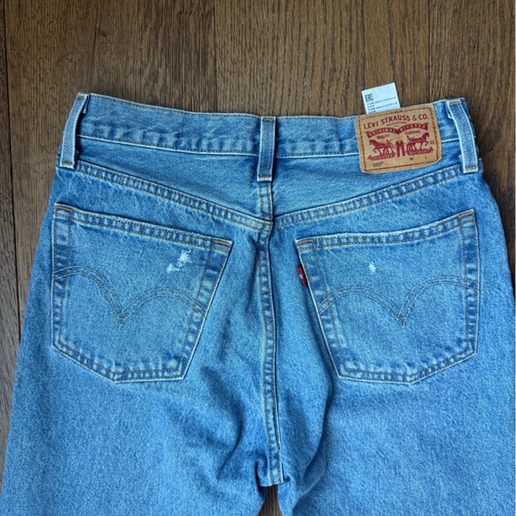 Levi's 501 26x26 Light Blue Distressed Cropped Straight Leg Jeans, 100% Cotton - Picture 6 of 9